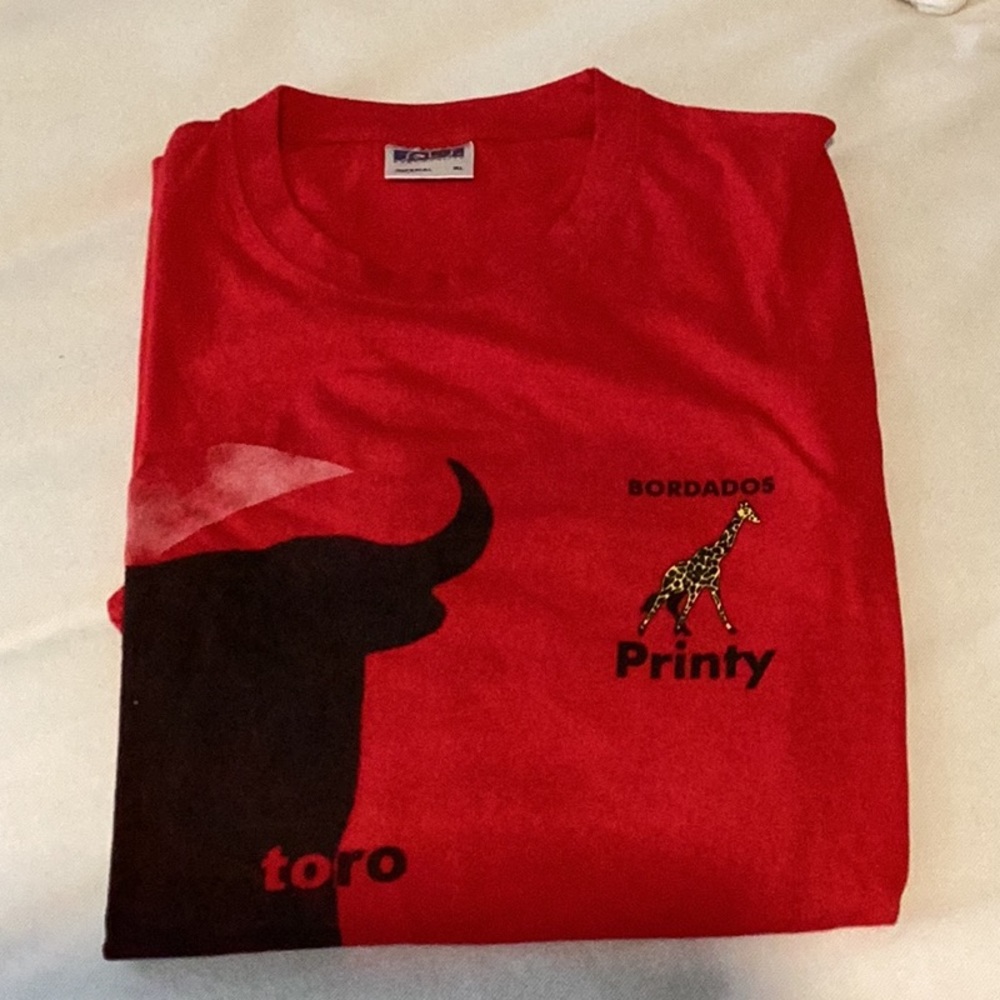 Men’s cotton red T-shirt.